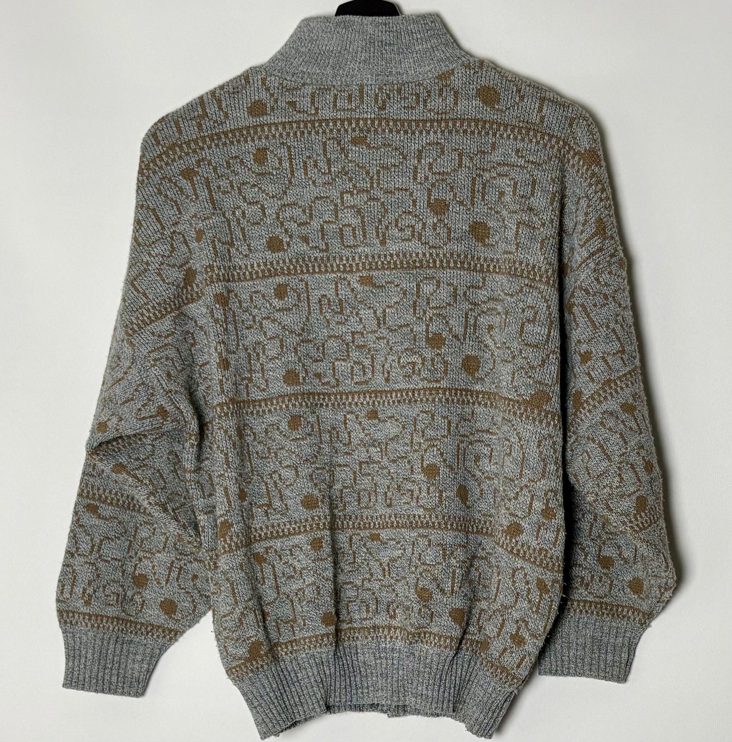 Label knitwear peysa (M)