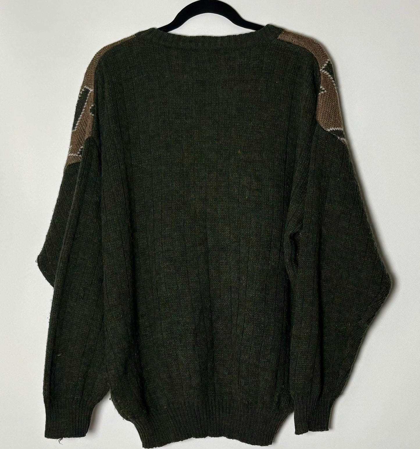 Munstruð peysa (XL)