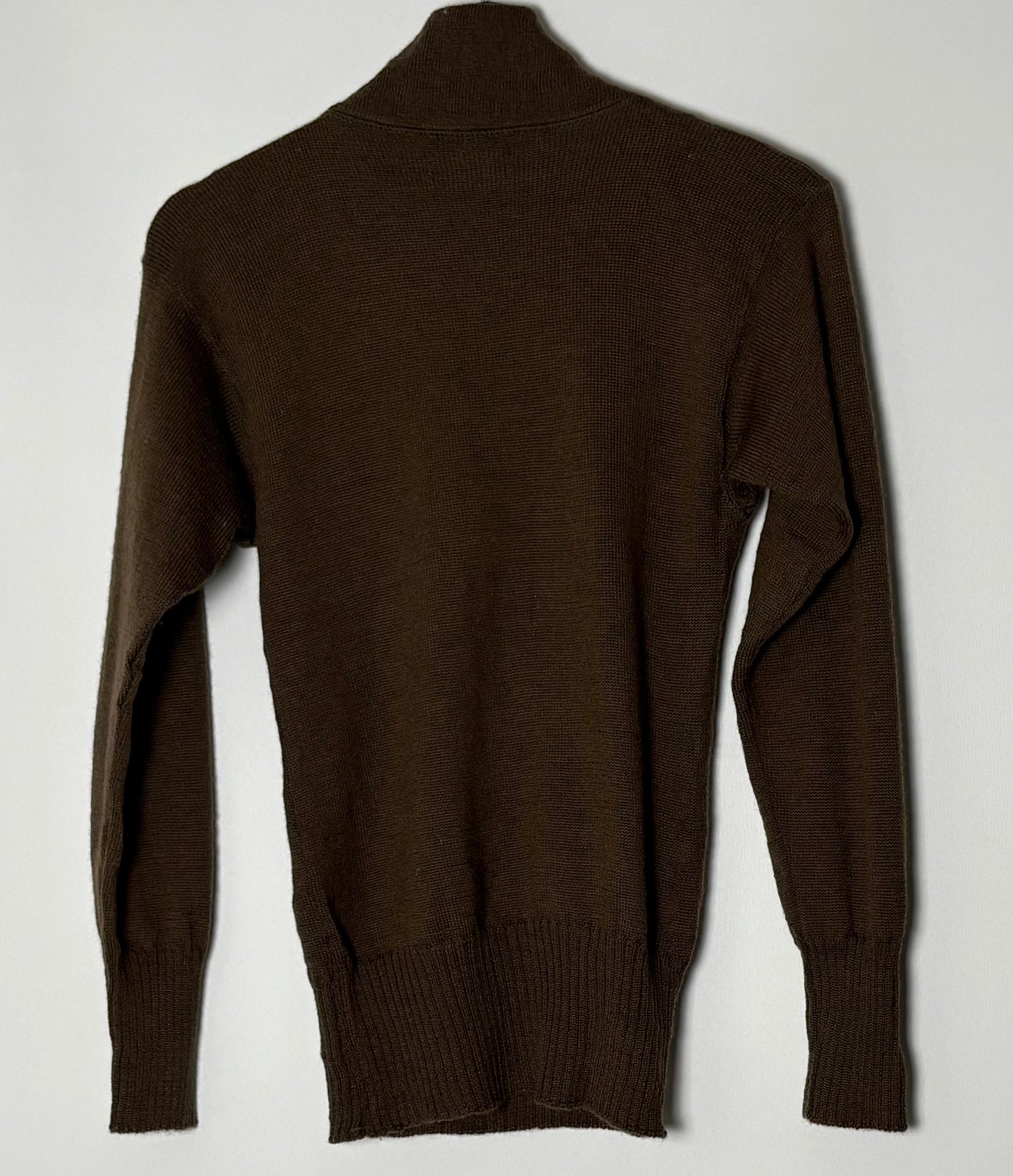 Brún ullarpeysa (M)