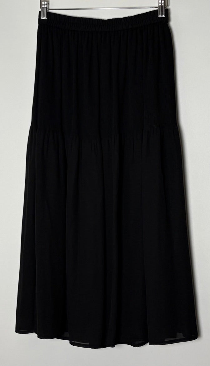 Svart pils (M/L)
