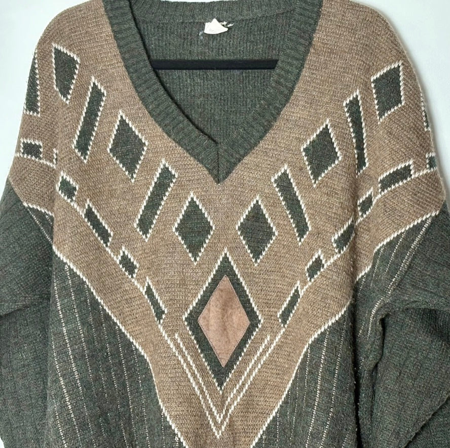 Munstruð peysa (XL)
