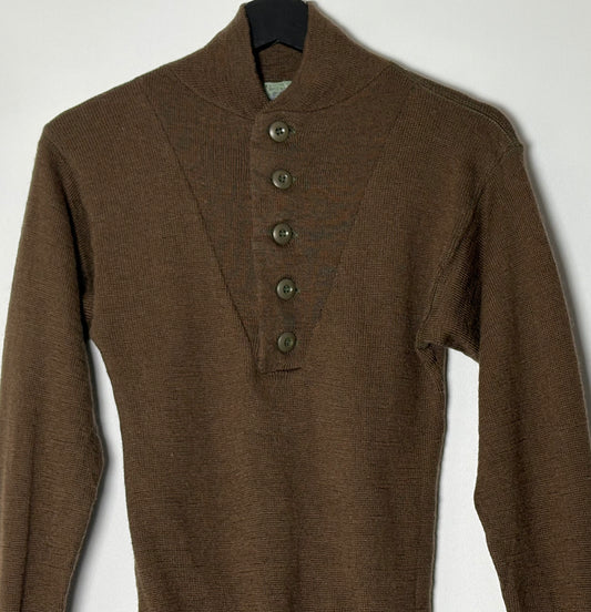 Brún ullarpeysa (M)
