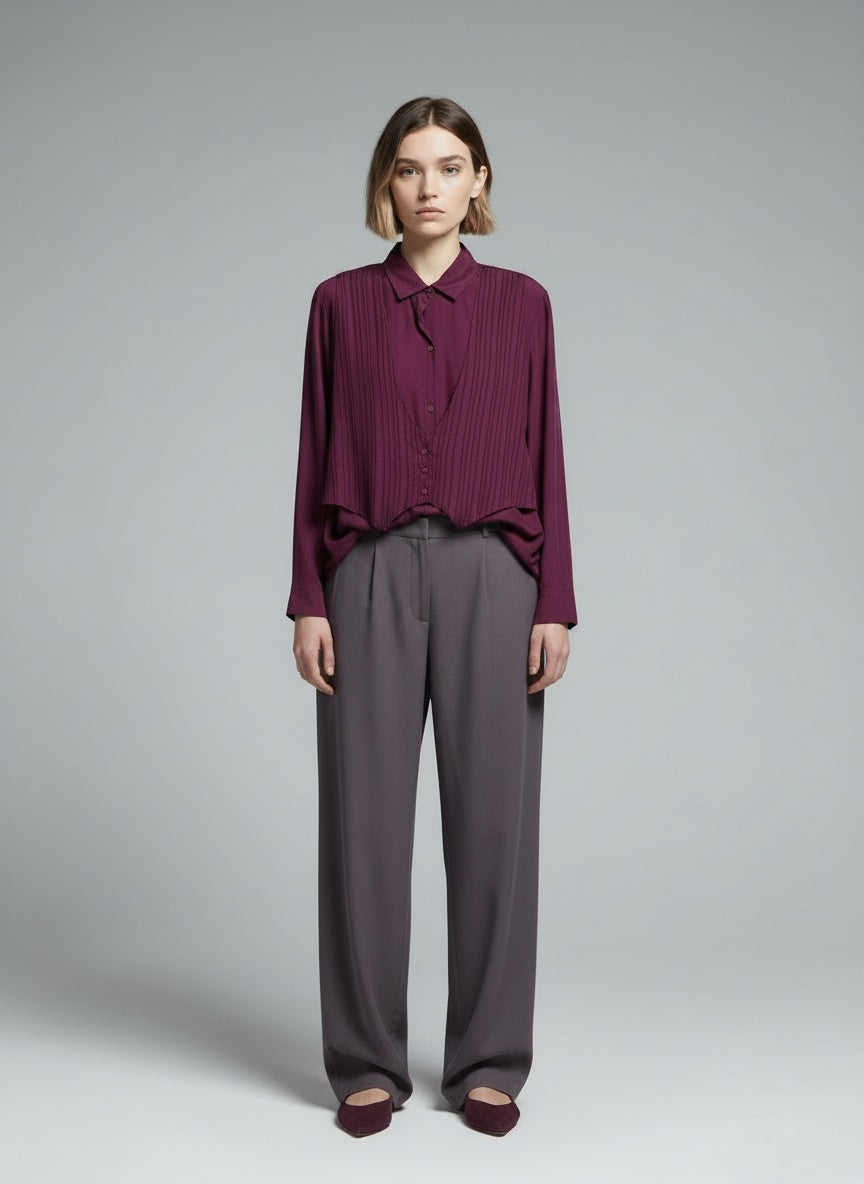 Full body view of the model wearing Fjólublá skyrta (M/L)