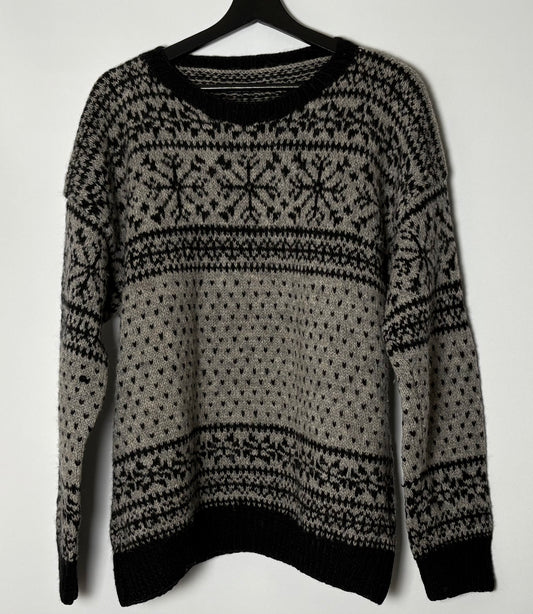 Handprjónuð peysa (L/XL)