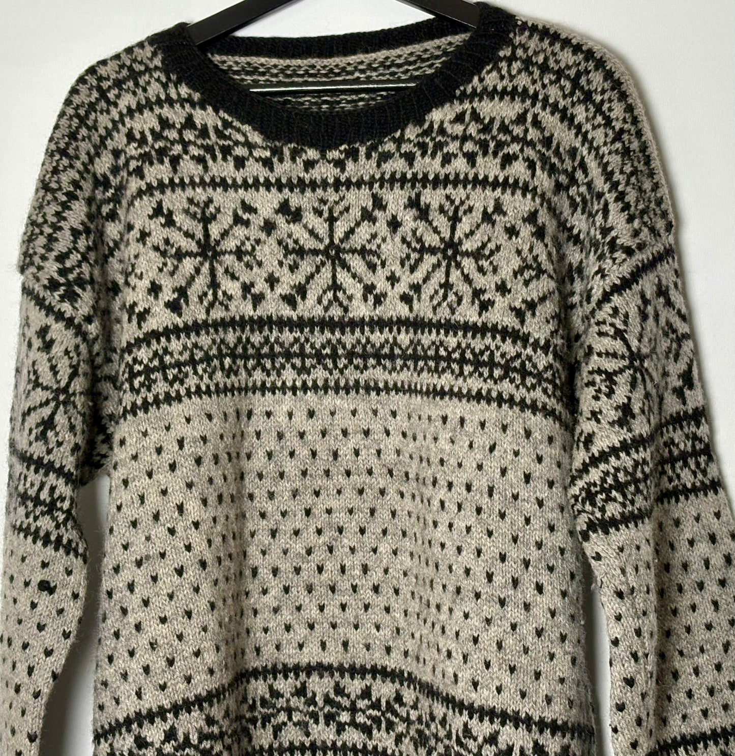 Handprjónuð peysa (L/XL)