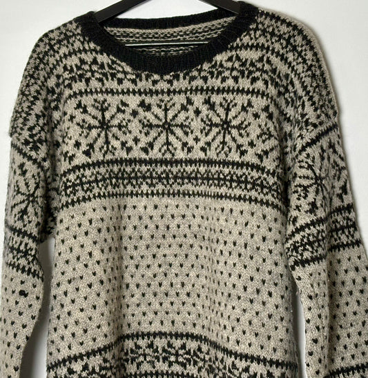 Handprjónuð peysa (L/XL)