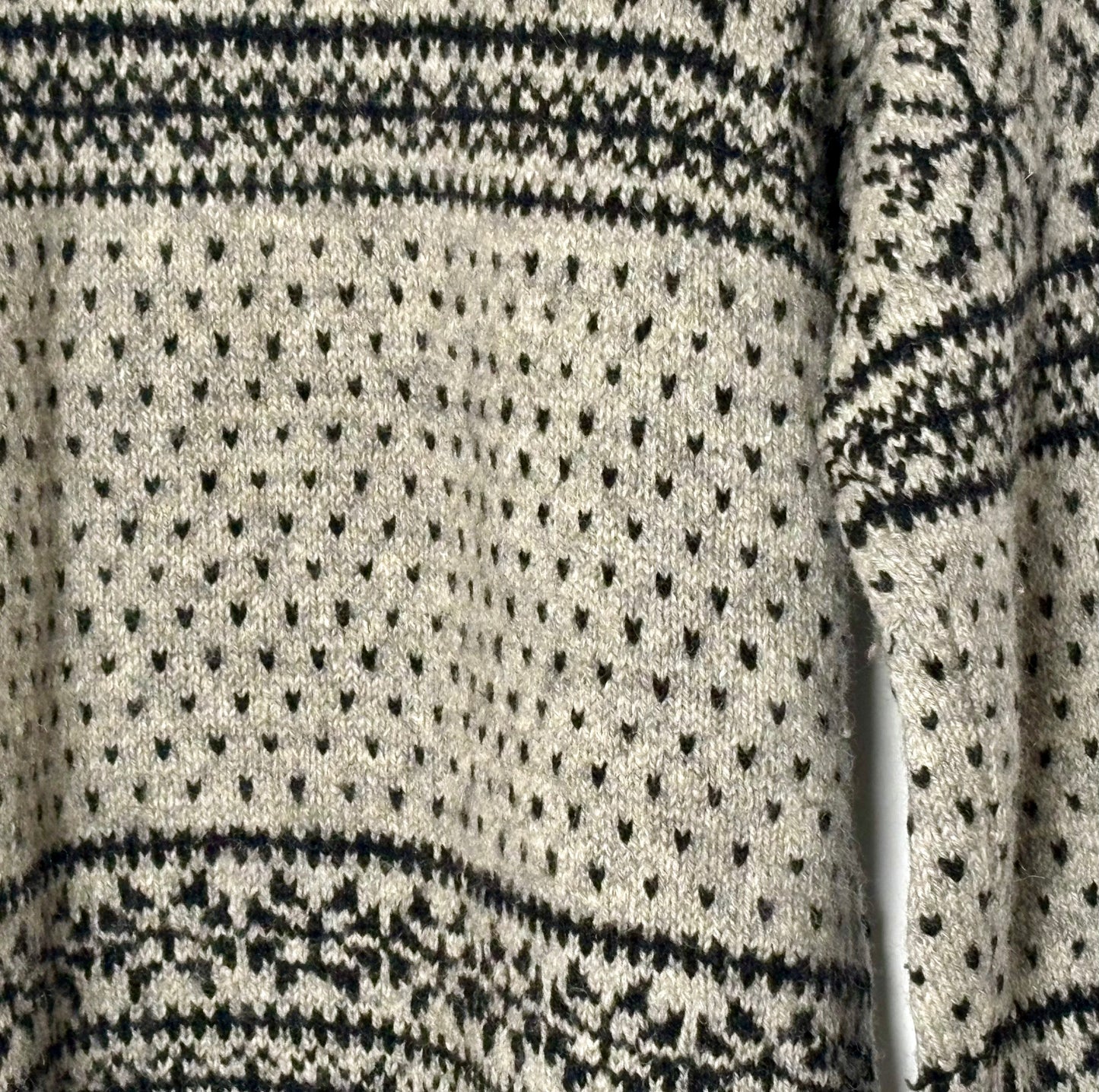Handprjónuð peysa (L/XL)