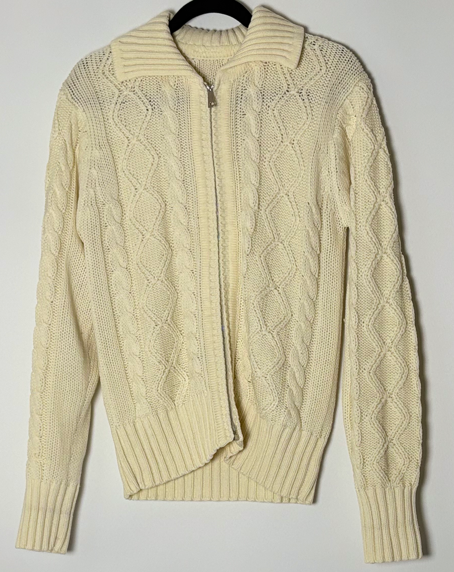 Vintage rennd peysa (L)