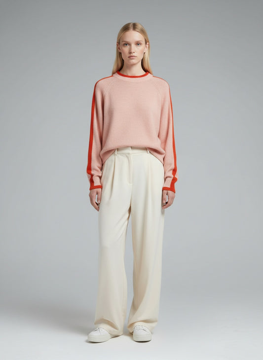 Full body view of the model wearing Oversized peysa (XL-XXL)