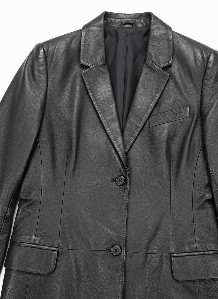 Svartur vintage leðurjakki í blazer-sniði (M/L)