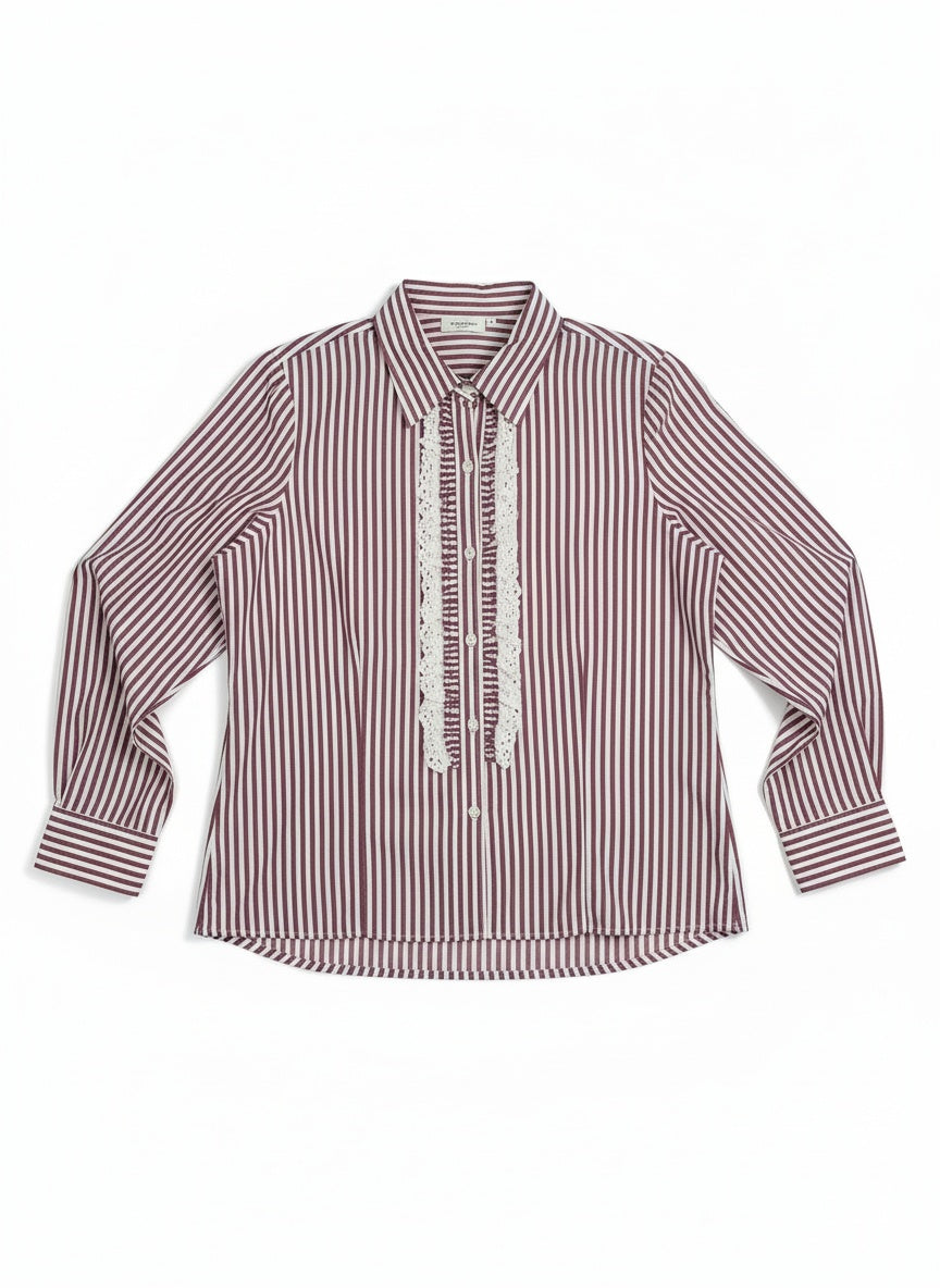 Röndótt blússa með blúnduskrauti (L/XL)
