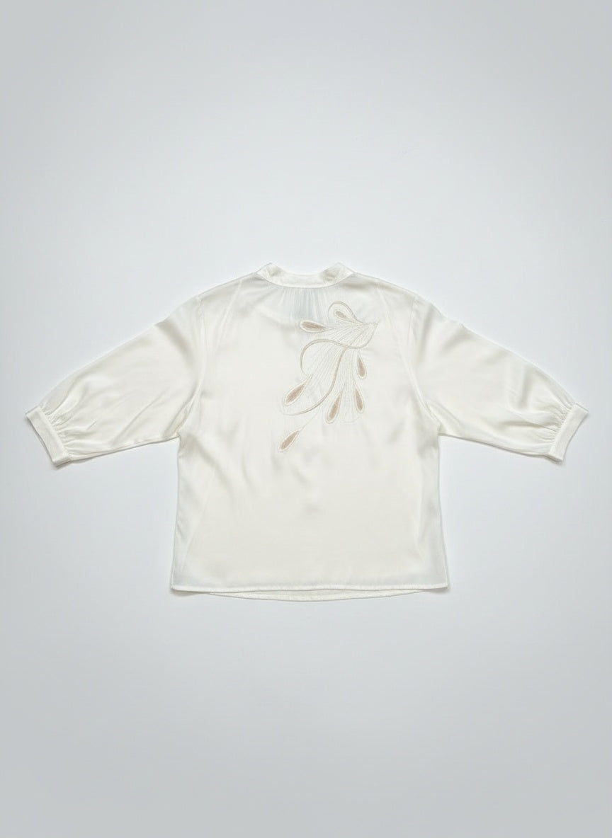 Kremhvít vintage blússa með útsaumi (L)